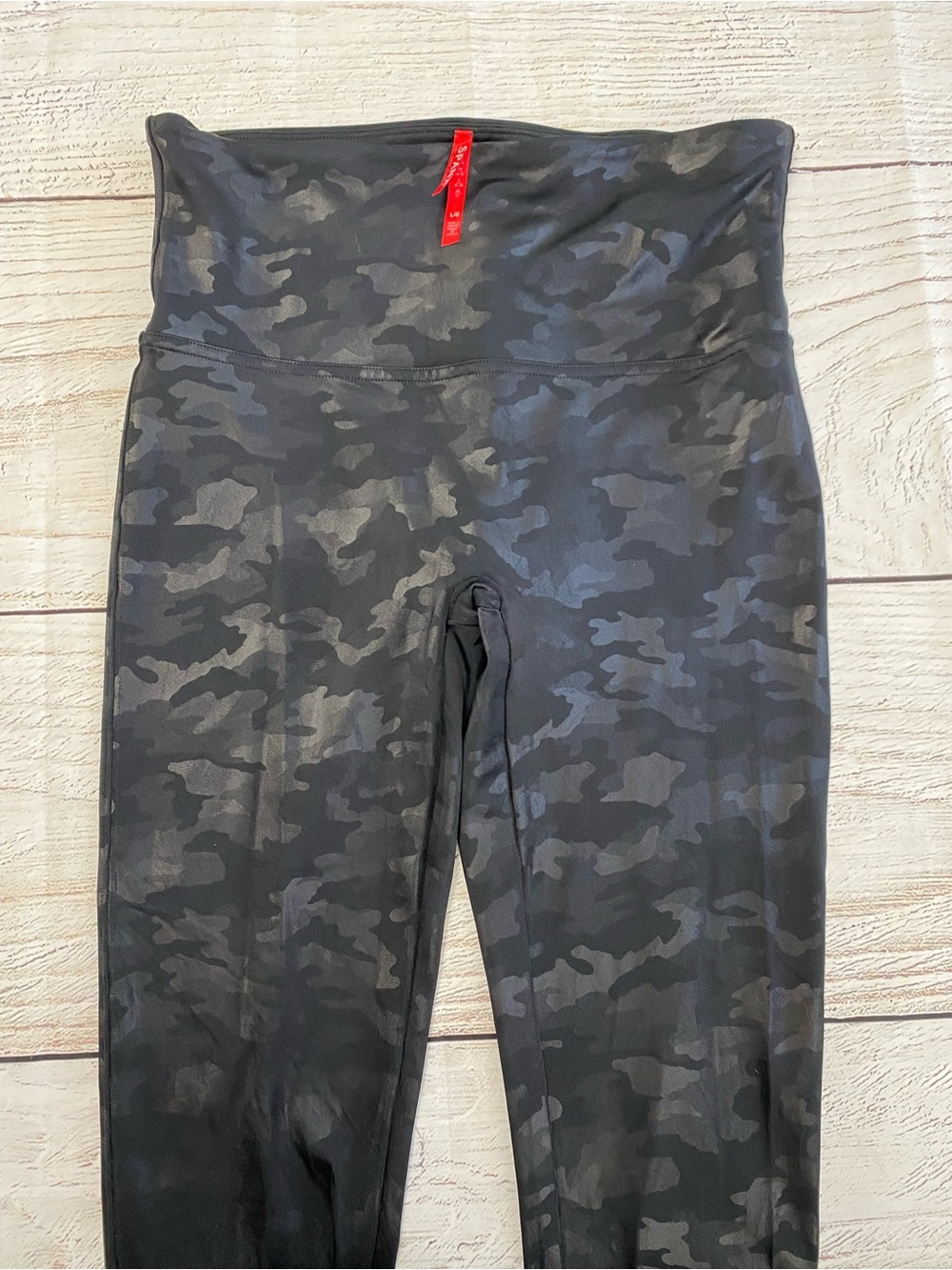 SPANX Black Camo Leggings Large